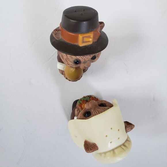 Hallmark Chipmunk Salt & Pepper Shakers - Picture 6 of 9